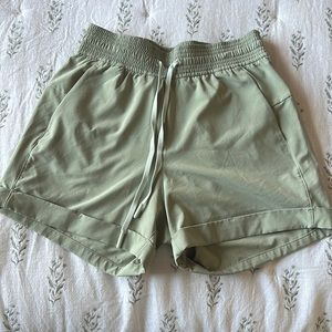 lululemon Spring Break Away Shorts size 2 sage green 3” inseam